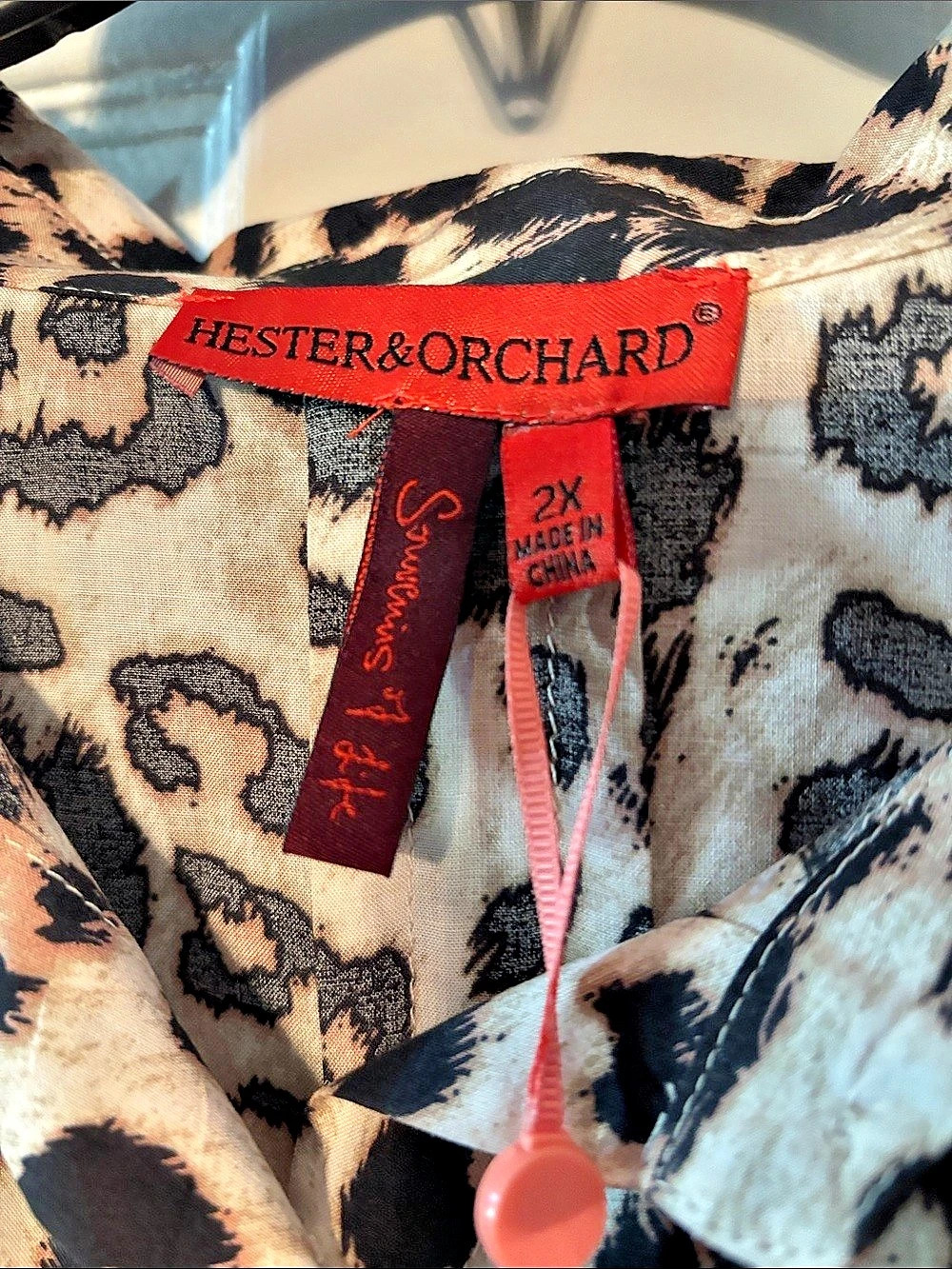 Hester & Orchard Leopard Print Button Up Blouse NWT - Picture 4 of 10